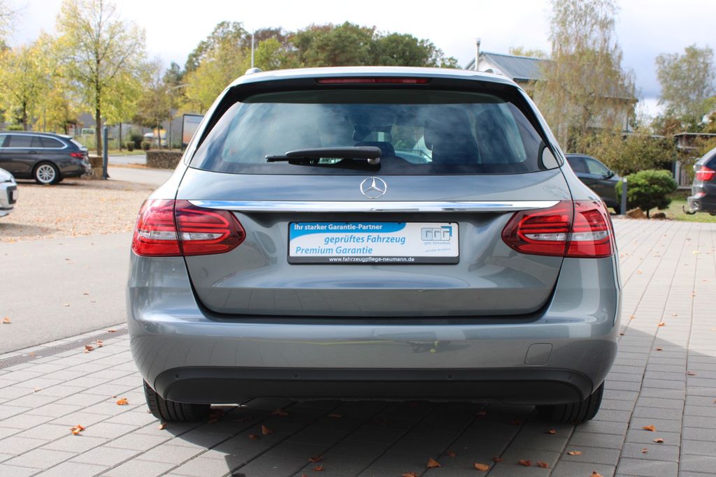 MERCEDES-BENZ C 220 d T LED AUT SHZ KAM NAVI PDC