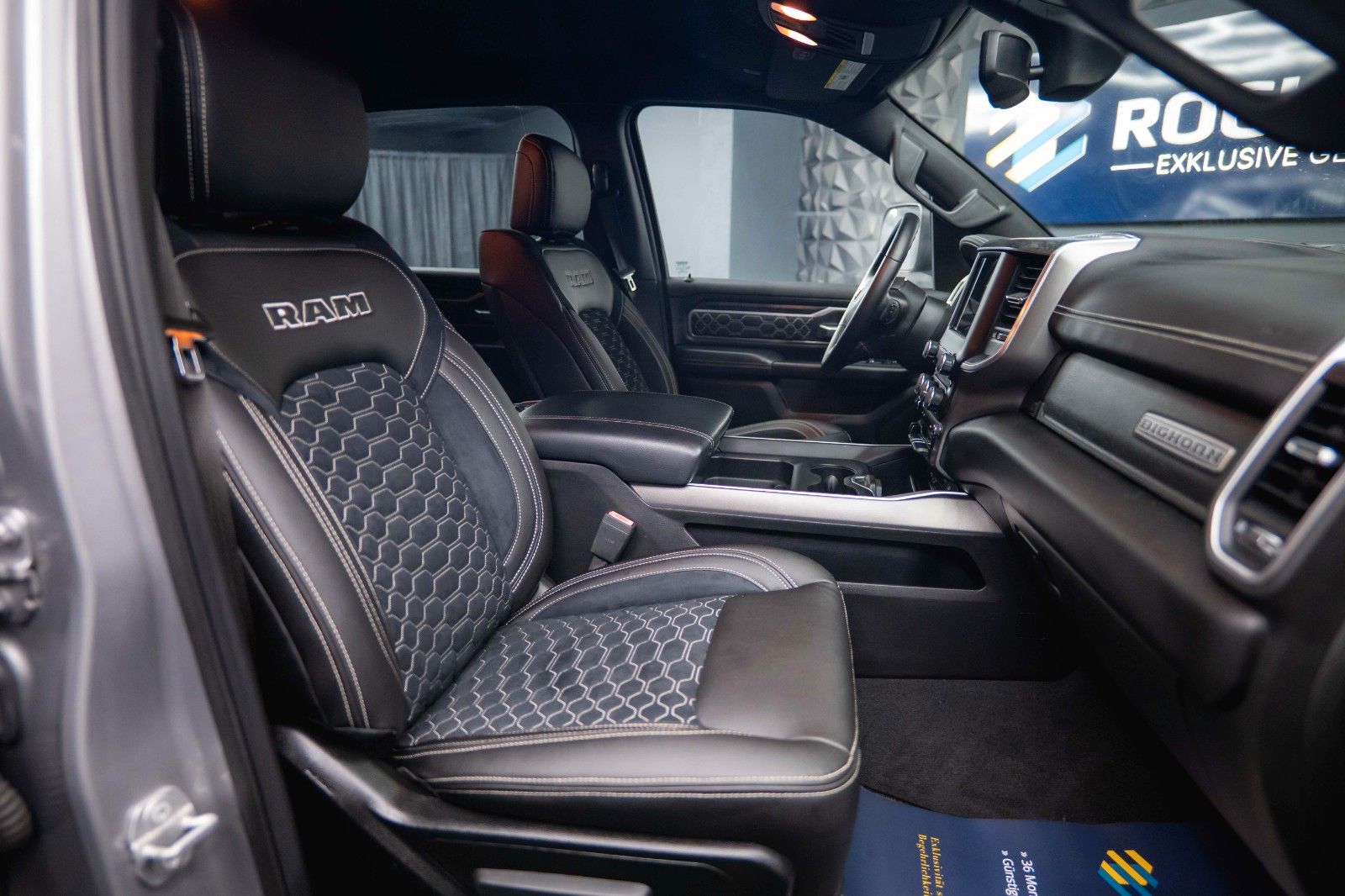 Fahrzeugabbildung Dodge RAM 5.7 V8 HEMI 4x4 OFFROAD NightPaket AXLE LOCK