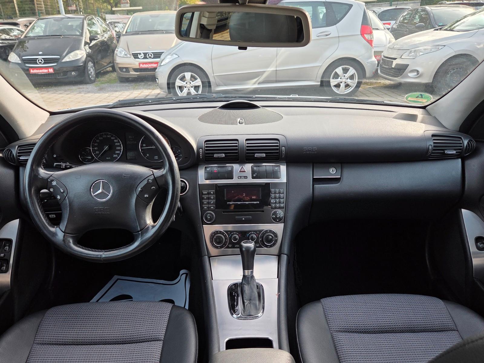 Mercedes-Benz C220 2004 — photo 10