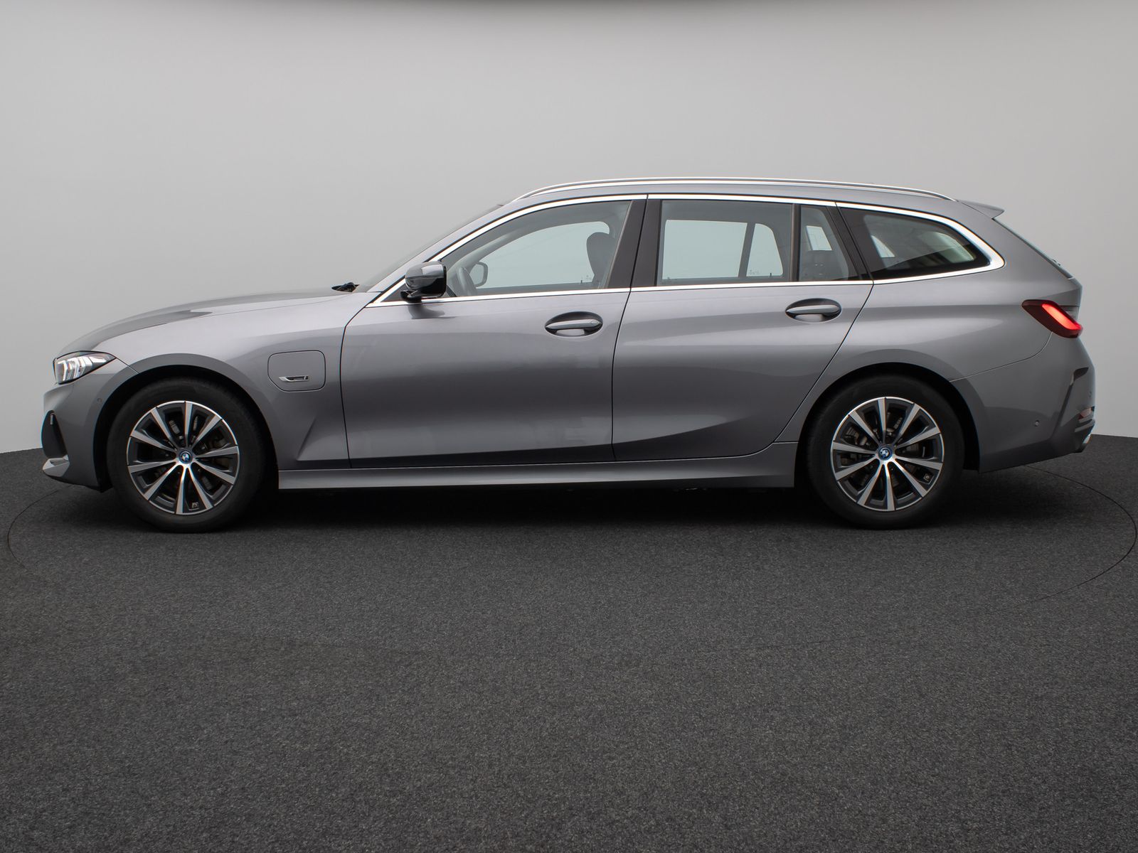 Fahrzeugabbildung BMW 320e Kamera DAB HiFi Sport Leder WidscreenDispl