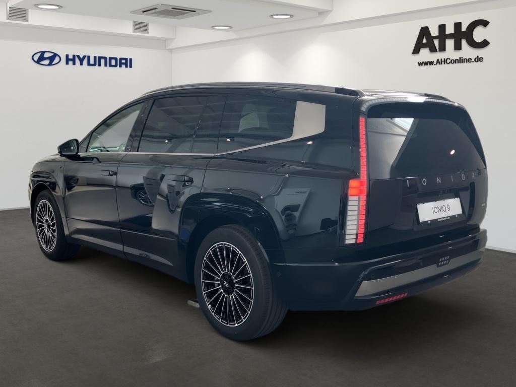 Fahrzeugabbildung Hyundai IONIQ 9 (6-Sitzer) 4WD 110kWh Uniq Pano HUD PDC