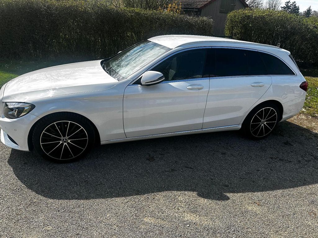 Image of Mercedes-Benz C 220