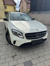 Mercedes-Benz GLA 220 d Sport Utility Vehicle - Mercedes-Benz GLA 220 aus 2017