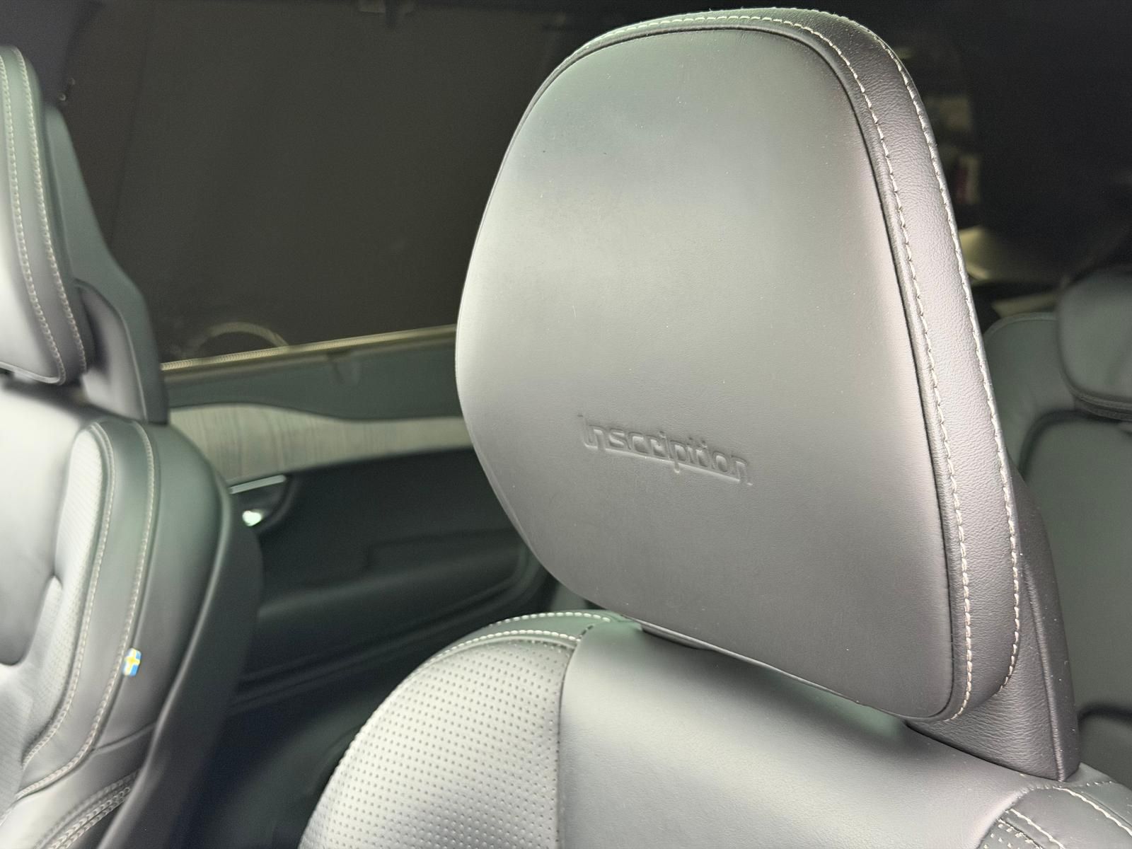 Fahrzeugabbildung Volvo XC90 B5PLUS 7-SITZE/AWD/PANO/H&K/ACC/360°/AHK/CA