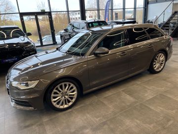 Audi A6 Avant *S Line*BI-XENON*TEMPOMAT*AHK*NAV*PDC