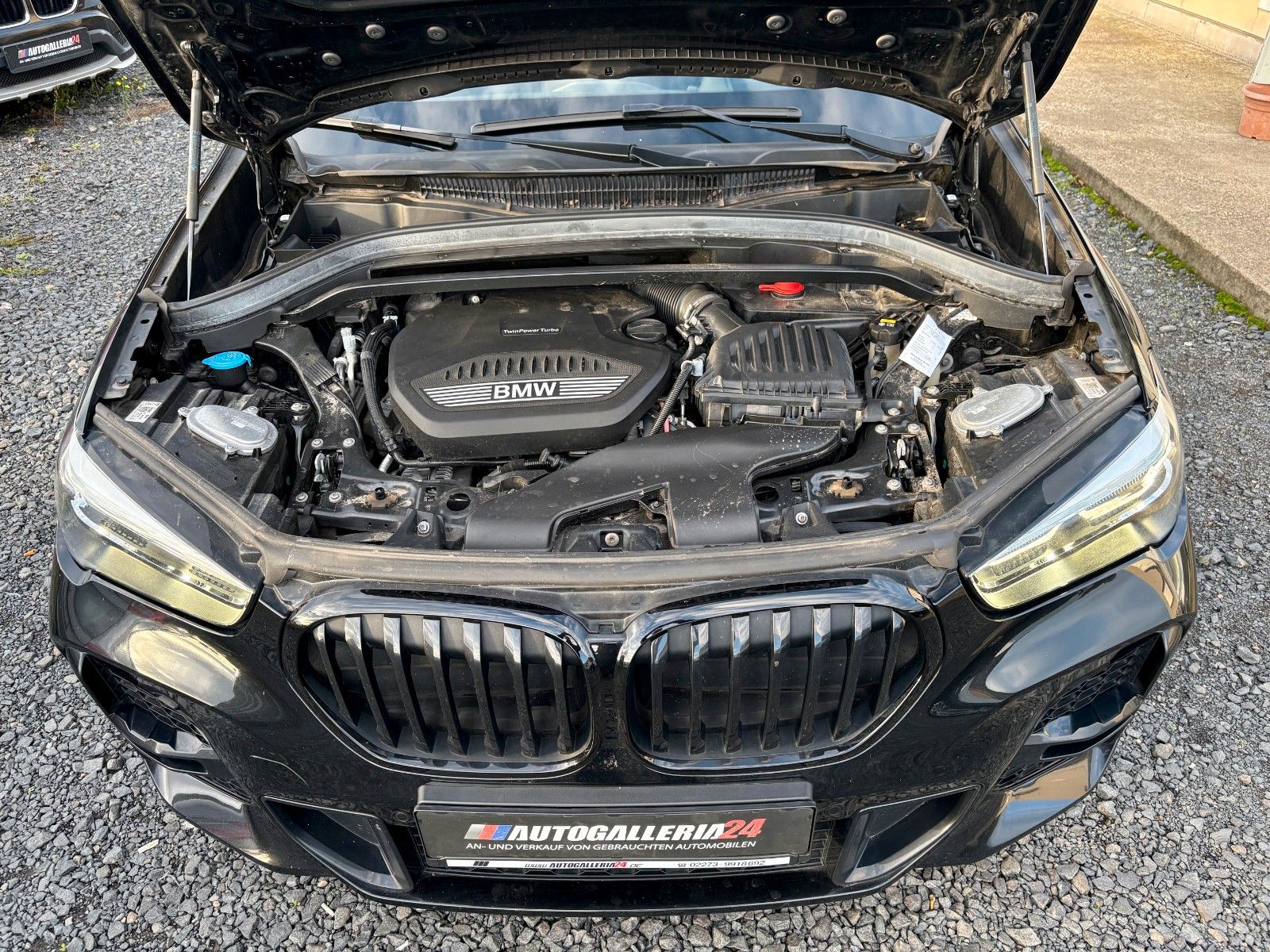 Fahrzeugabbildung BMW X1 sDrive18d Aut. M SPORTPAKET Navi LED Pano HUD