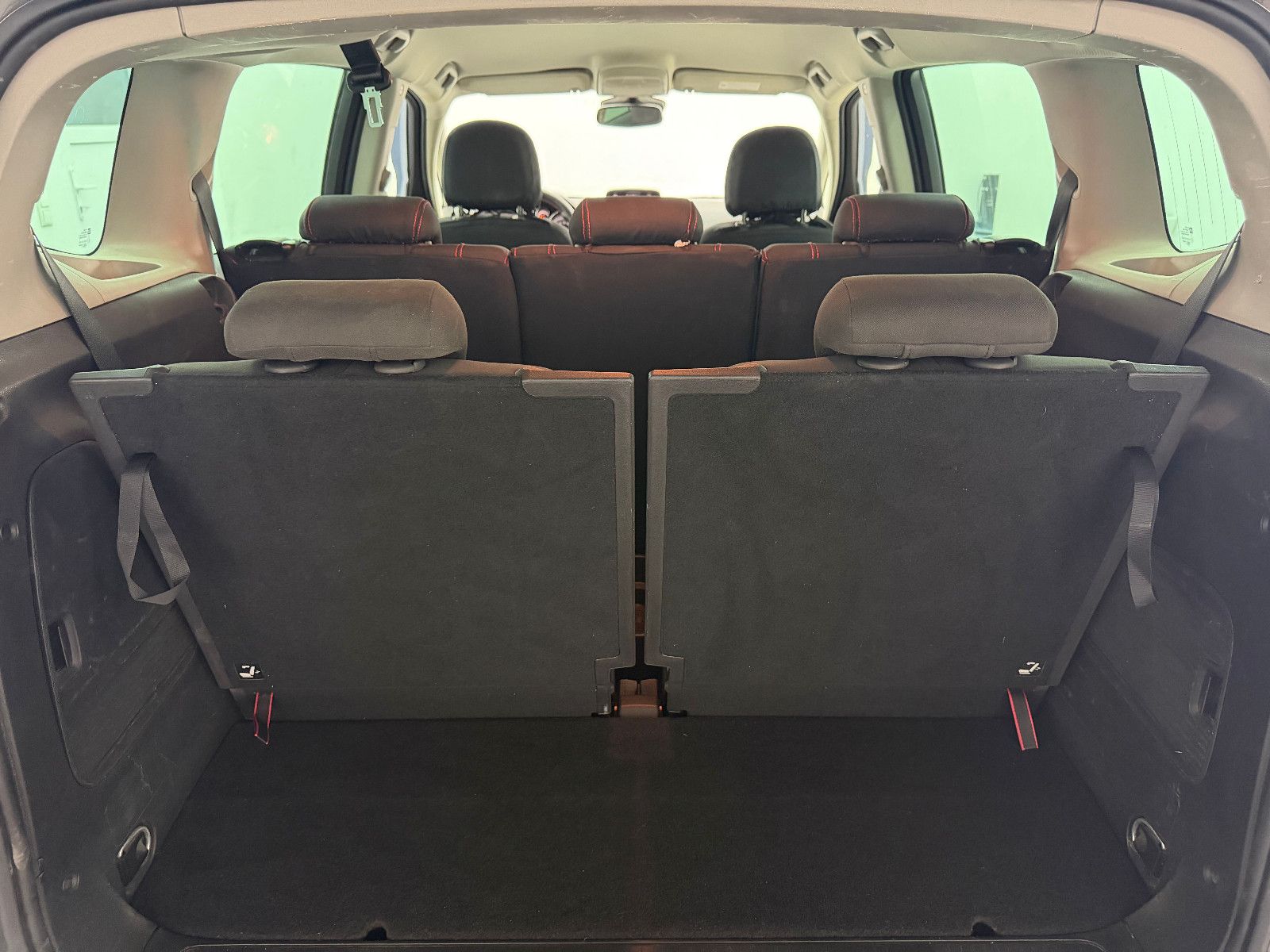 Fahrzeugabbildung Opel Zafira C Tourer Drive/NAVI/KAMERA/AHK/7-SITZER