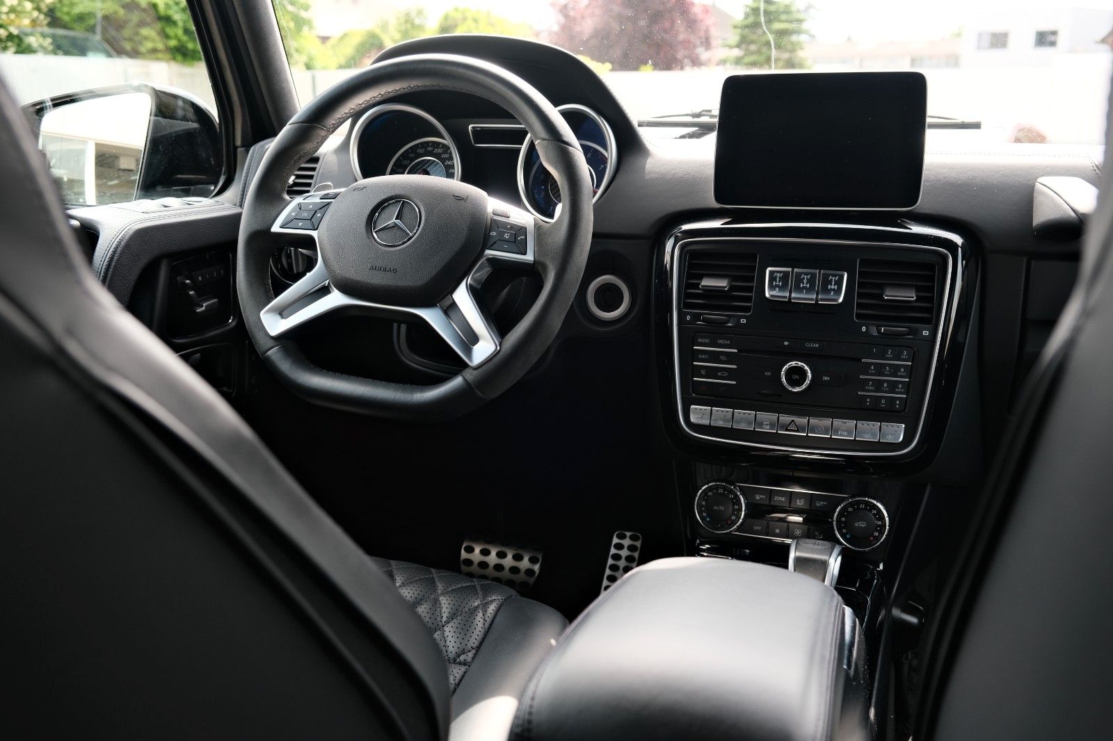 Fahrzeugabbildung Mercedes-Benz G 63 AMG/1. Hand/Distr./Harman/Fond Ent./Stdhzg