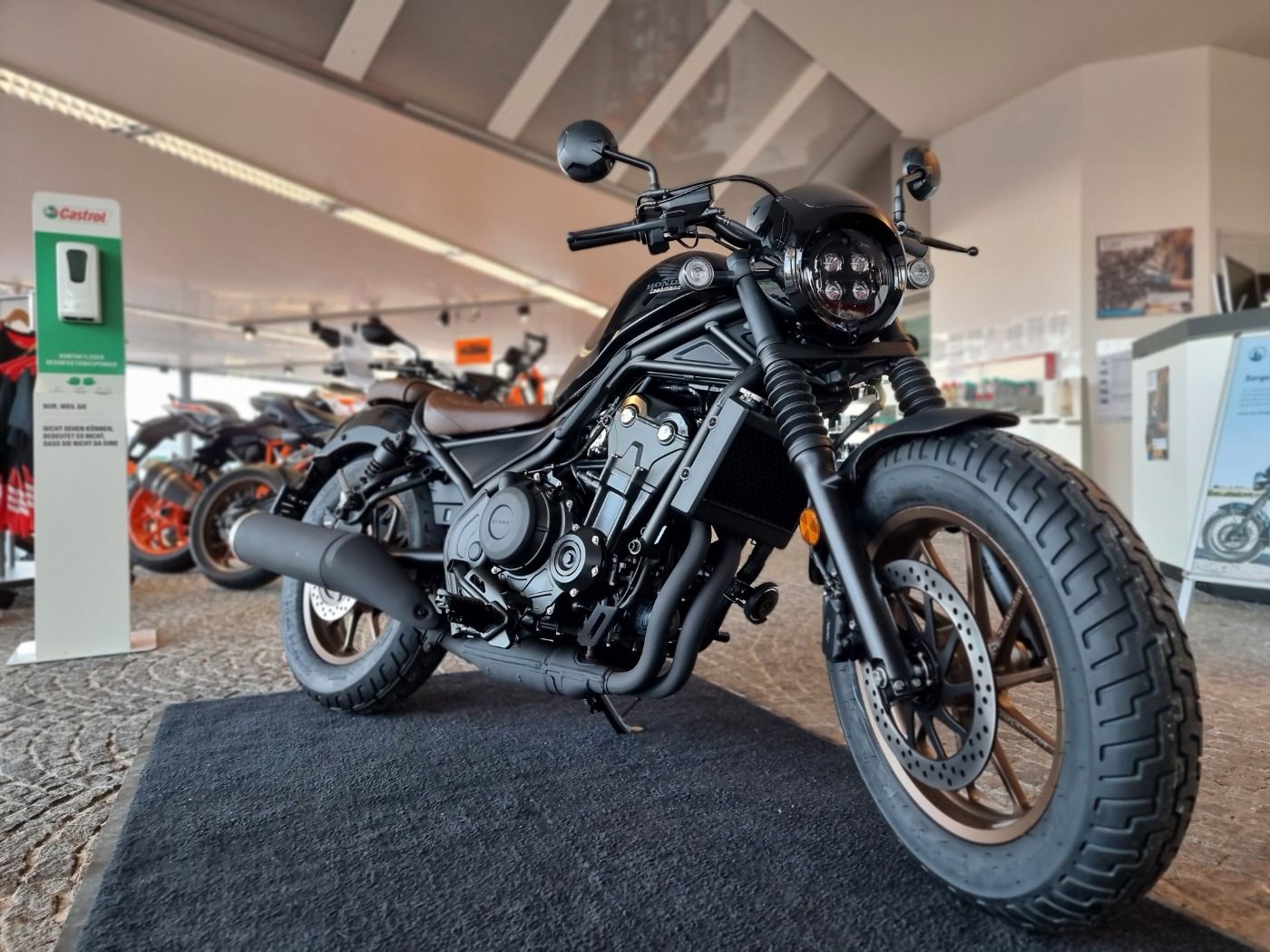 Fahrzeugabbildung Honda CMX 500 Rebel Special Editon 2024 auch Standard