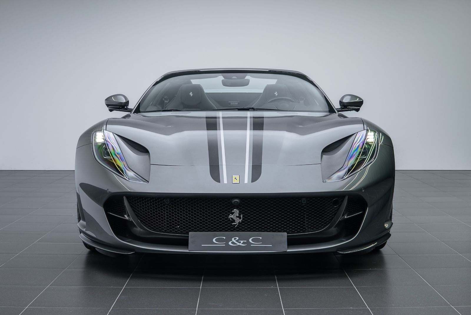 Fahrzeugabbildung Ferrari 812 GTS TAILOR MADE/CARBON/LIFT/STRIPE/TOP