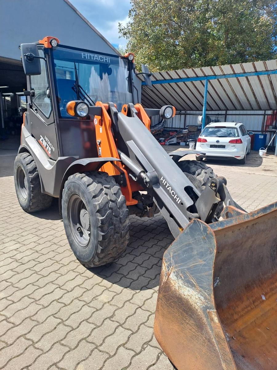 Hitachi ZW 75 - 6
