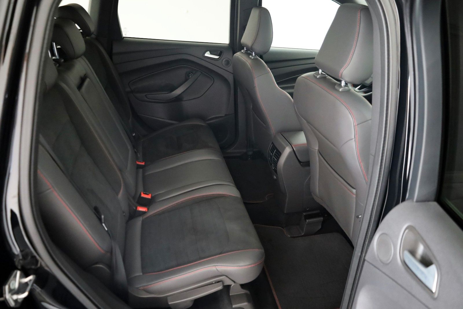 Fahrzeugabbildung Ford Kuga ST-Line T.Leder,Navi,Panorama,Kamera,SH,AHK