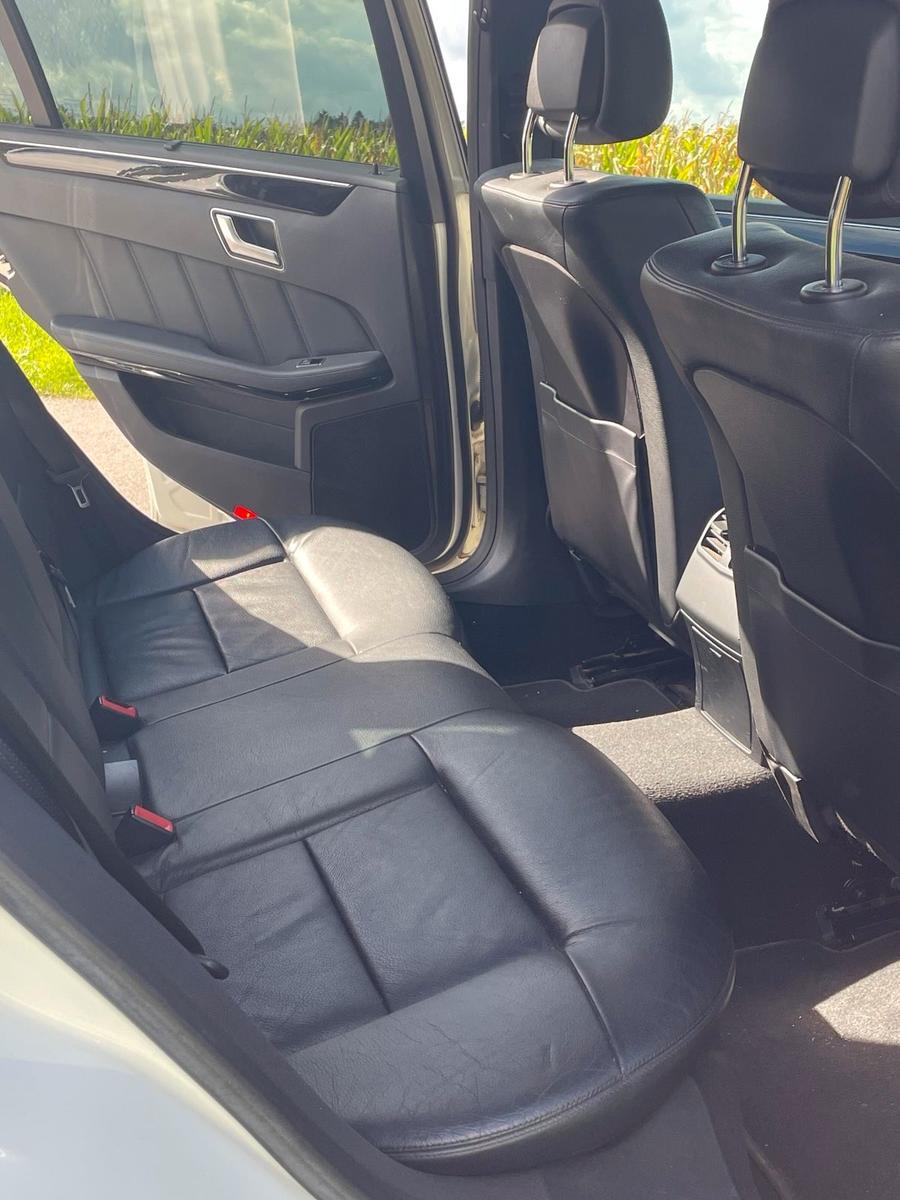 Mercedes-Benz E200 2012 — photo 10
