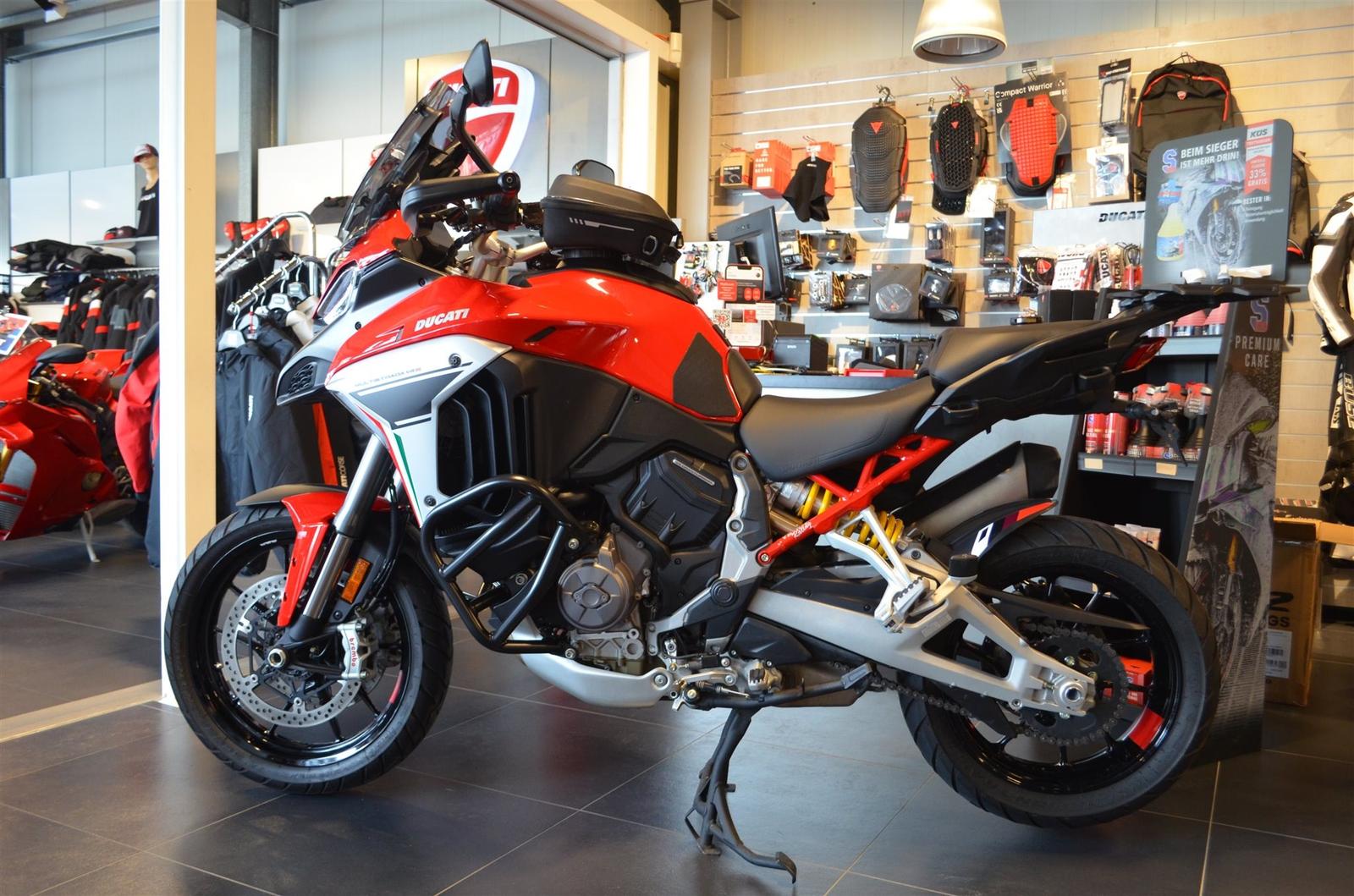 Ducati Multistrada V4 S Travel / Radar mit viel