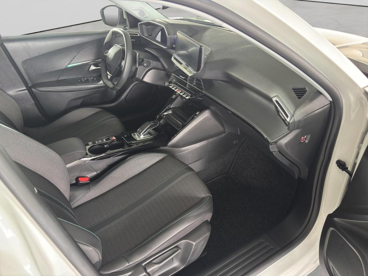 Peugeot 2008 Allure Ganzjahresreifen Sitzheizung Klima