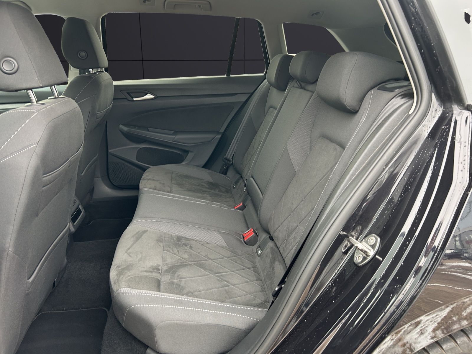 Fahrzeugabbildung Volkswagen Golf VIII Variant TSI Style DSG 4M Matrix Navi A