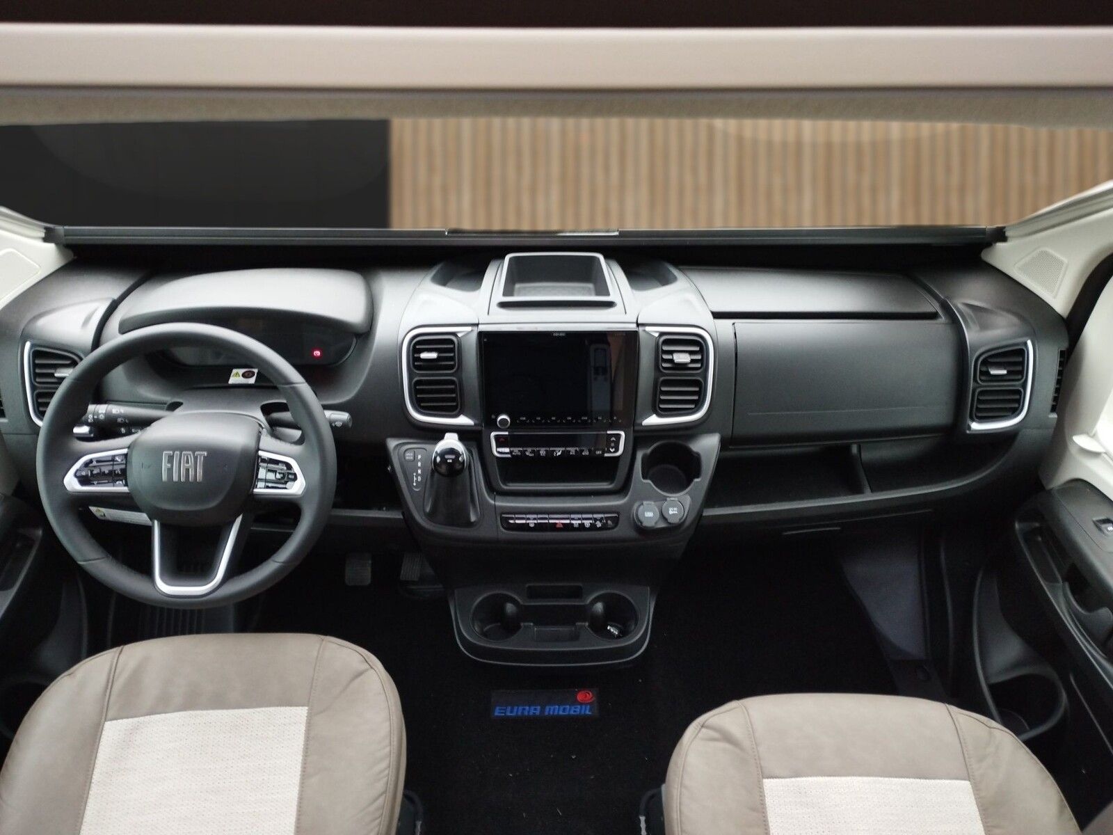 Fahrzeugabbildung Eura Mobil Profila T PT 695 EB Automatik,Sat,Solar