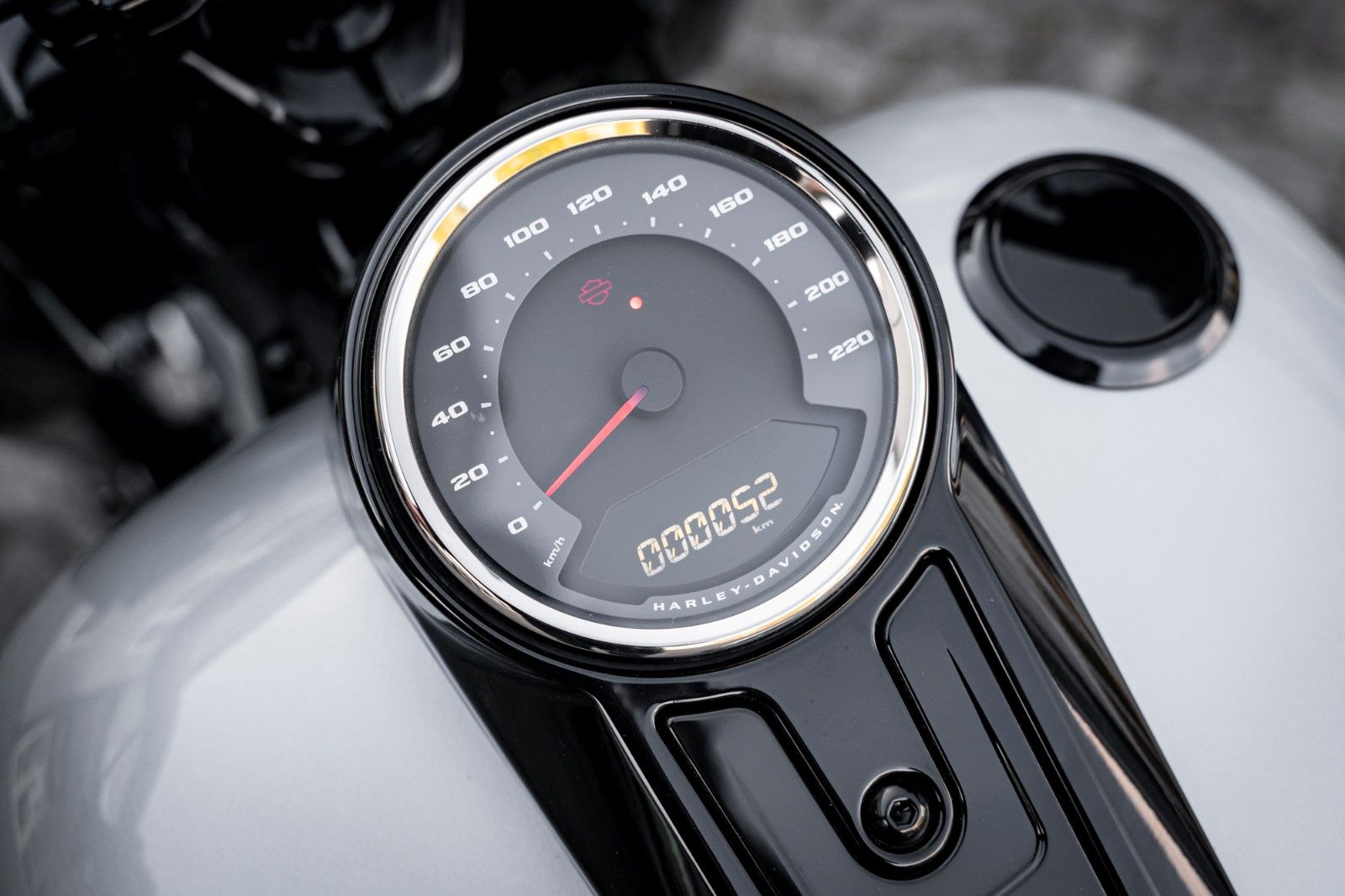Fahrzeugabbildung Harley-Davidson SILVER DARK FAT BOY FLFBS 114 MY24 - JEKILL&HYDE
