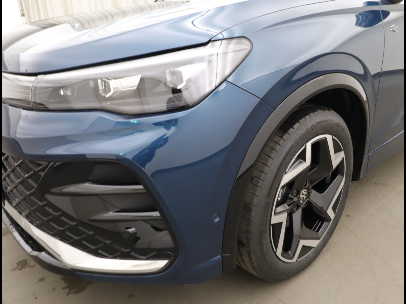 Volkswagen TIGUAN R-LINE 2.0 TDI DSG (EURO6 ACC-RADAR) LED foto 4