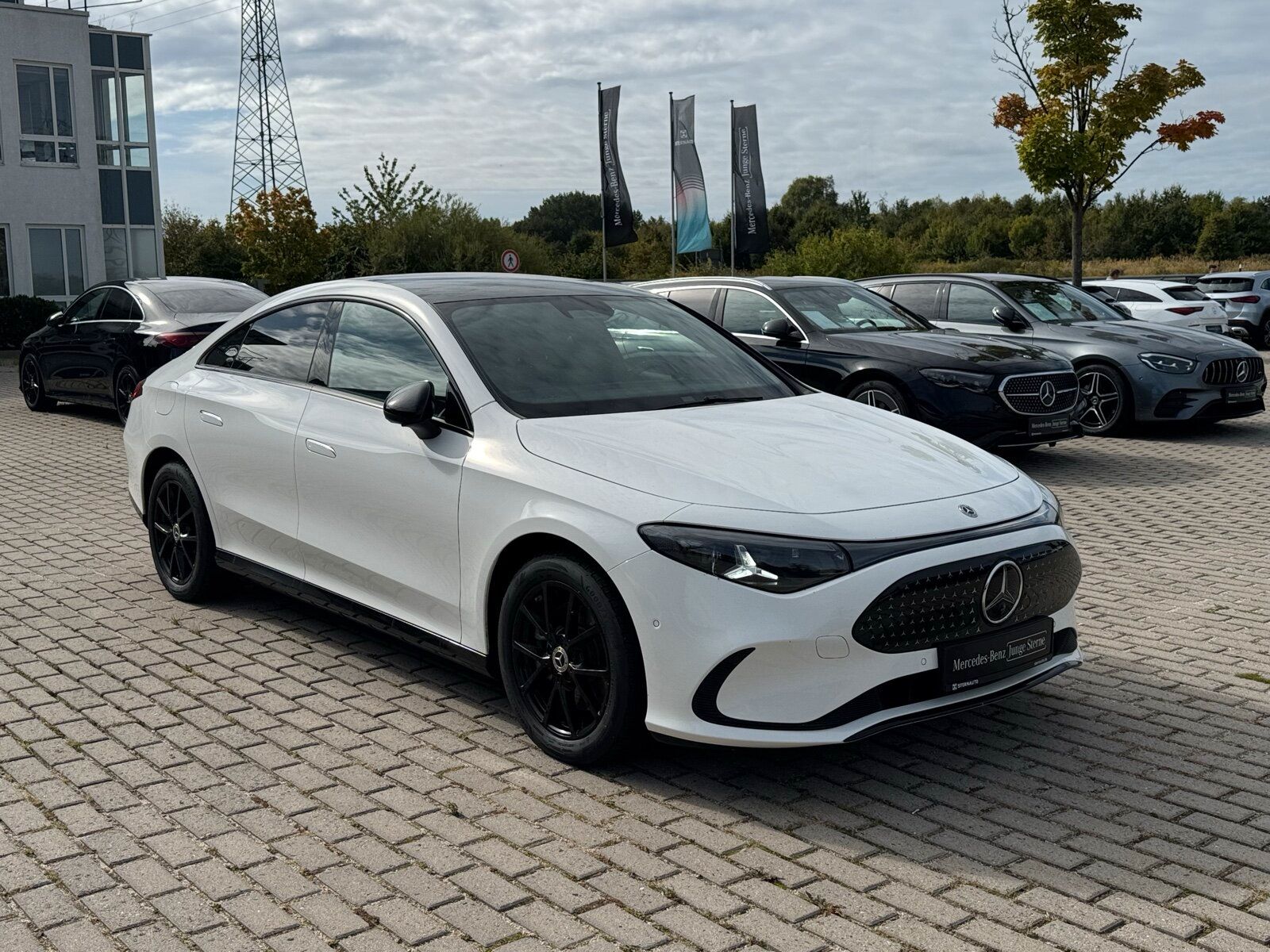 Mercedes-Benz CLA 350 4M e Progr PanoD Distro Multibeam Keyl G imagem 3