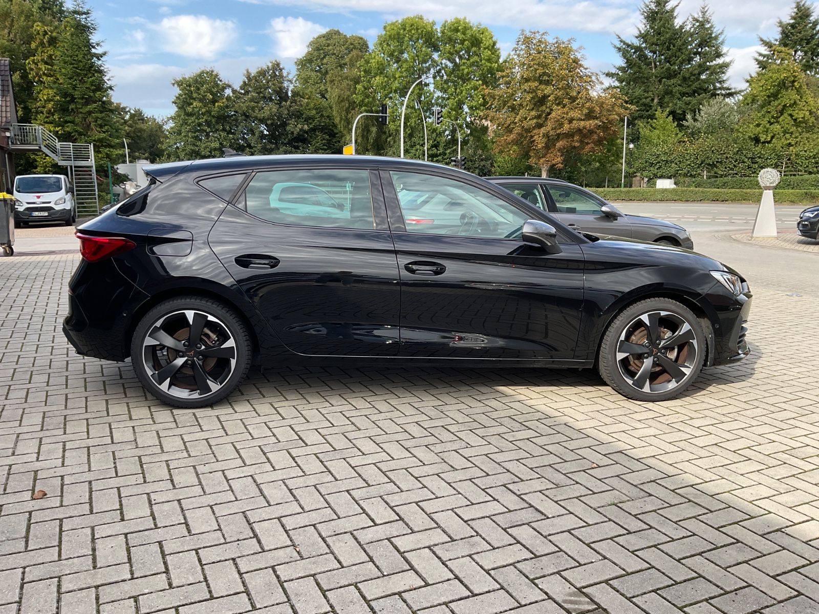 Fahrzeugabbildung CUPRA Leon 1.5 eTSI DSG,Kamera,Navi,VirtualDisplay