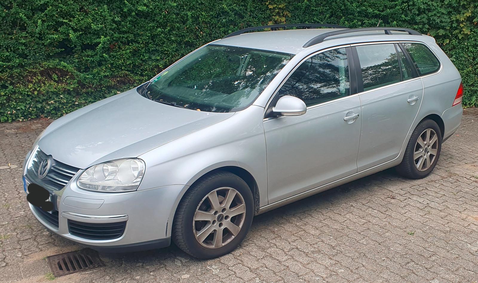 Volkswagen Golf 2009 — rear view