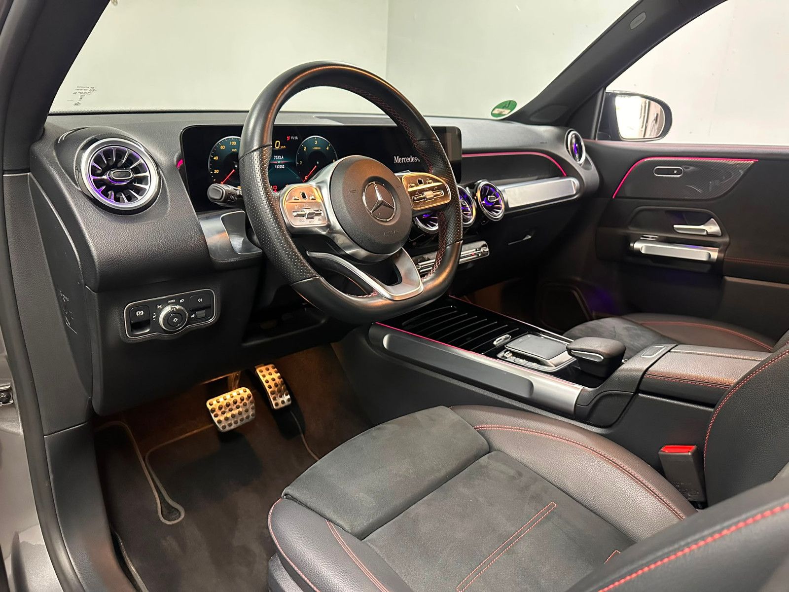 Fahrzeugabbildung Mercedes-Benz GLB 180 d *AMG-LINE*NIGHT*DISTRO*AHK*KAMERA*LED*