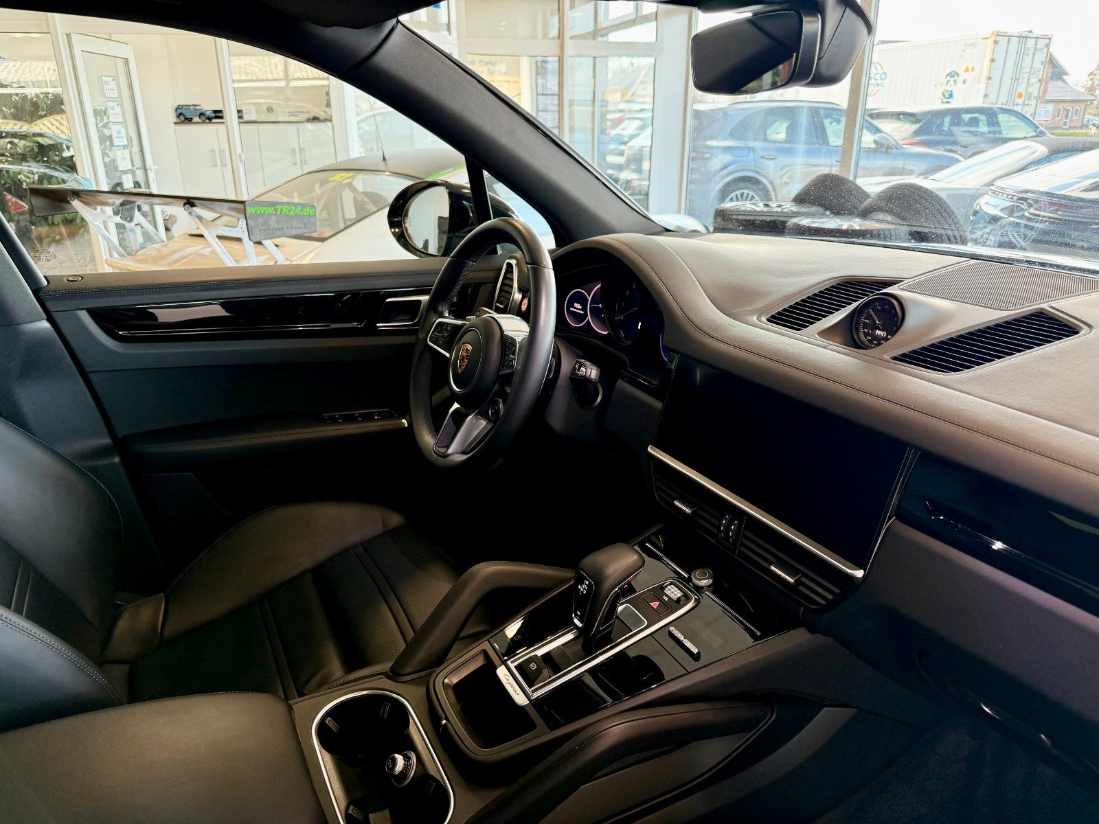 Fahrzeugabbildung Porsche Cayenne E-Hybrid Panorama/Luftfederung/ACC