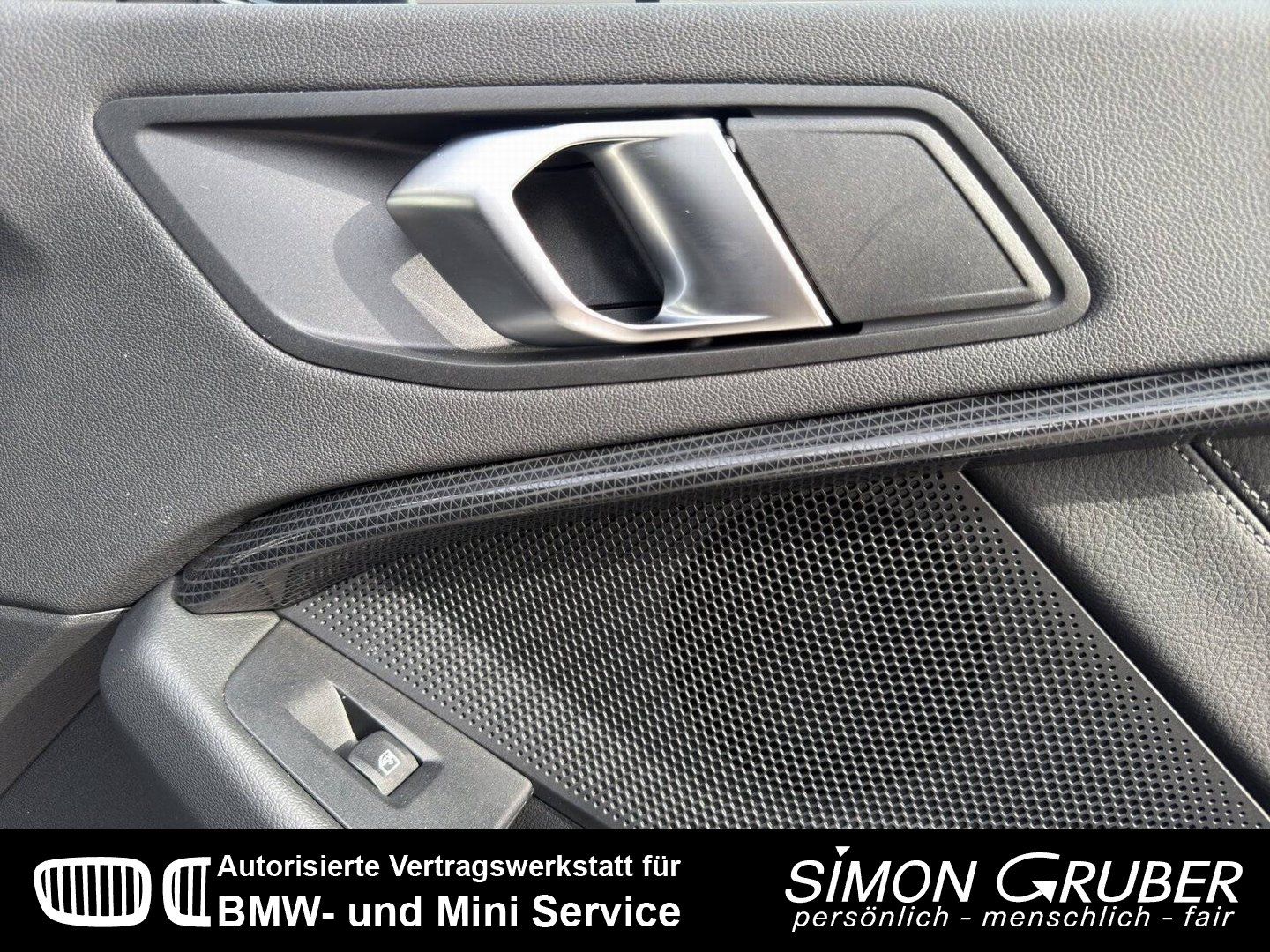 Fahrzeugabbildung BMW 118i Sport Line Shadow Line Navi Kamera Hifi LED