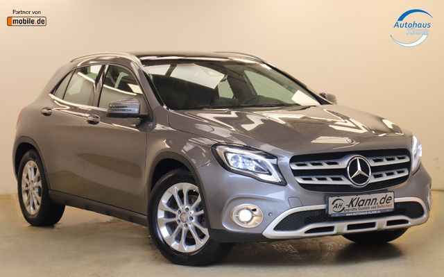 MERCEDES-BENZ GLA 200 156PS 7G Urban Standheizung Pano 1Hand