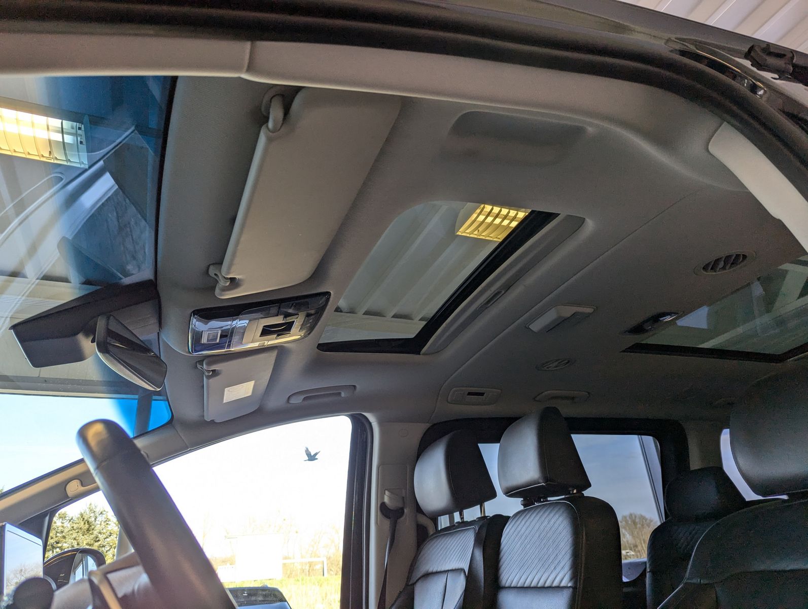 Fahrzeugabbildung Hyundai Staria 2.2 CRDi Aut Prime 4WD Leder Pano 9-Sitze