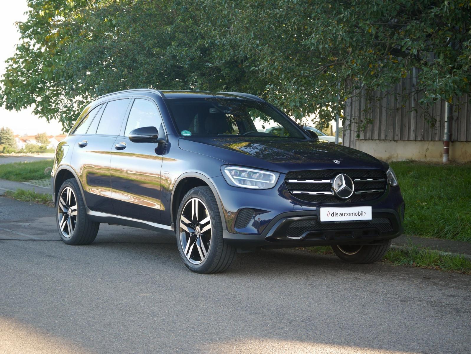 Mercedes-Benz GLC 300 e 4Matic Plug-In-Hybrid//AMG Line