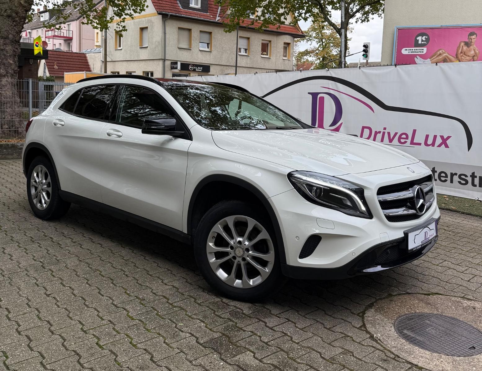 Mercedes-Benz GLA 200/Automatik/Pano/Top Zustand/Scheckheft