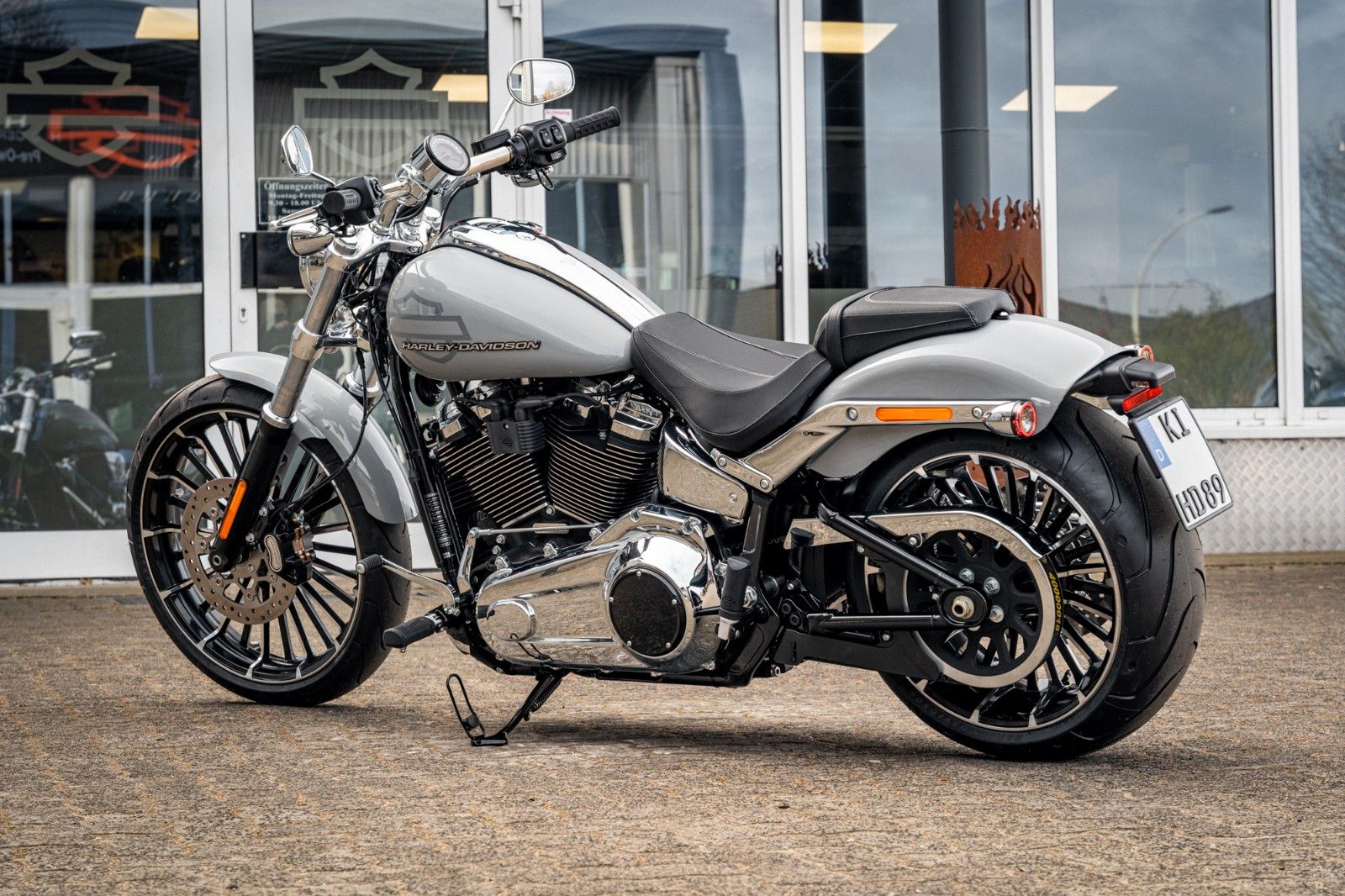 Fahrzeugabbildung Harley-Davidson BREAKOUT FXBR 117 ci - MY25 - Sofort Verfügbar