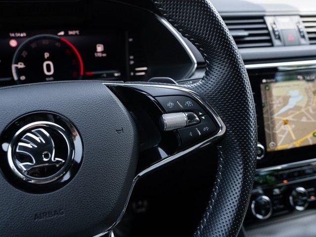 Superb Combi 2.0 TDI Sportline DSG MATRIX+DCC+NA