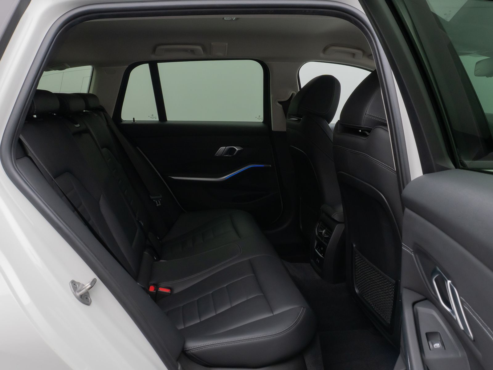 Fahrzeugabbildung BMW 320d  Luxury Line Kamera DAB HiFi Stop&Go Sport