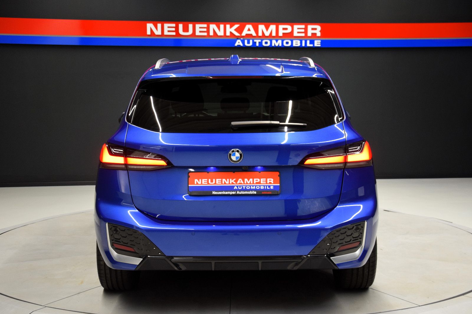 Fahrzeugabbildung BMW 223d xDrive Active Tourer M Sport ACC HuD 360°