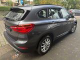 BMW X1 20i xDrive Adv. Automatik,Navi,PDC,LED,1.Hand - BMW X1 mit Benzin-Antrieb: Geländewagen, Automatik