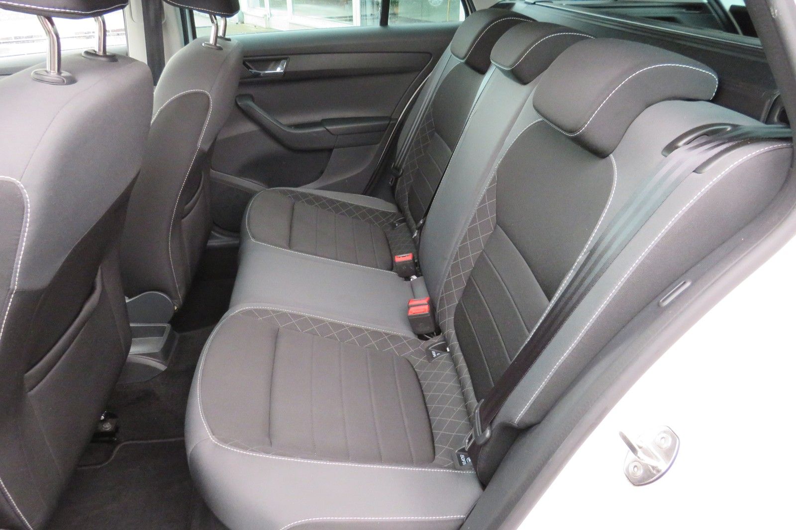 Fahrzeugabbildung SKODA Fabia Combi Ambition AHK SITZH. NAVI PDC 1.HD