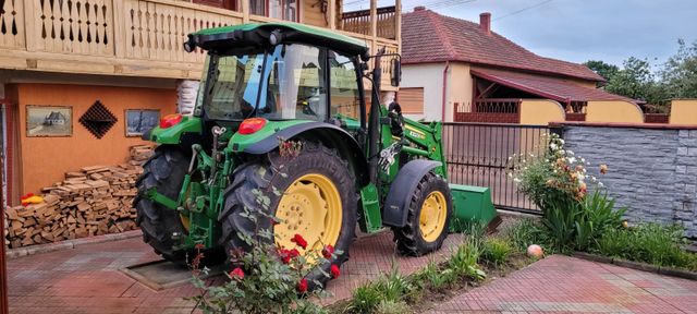 John Deere 5100M