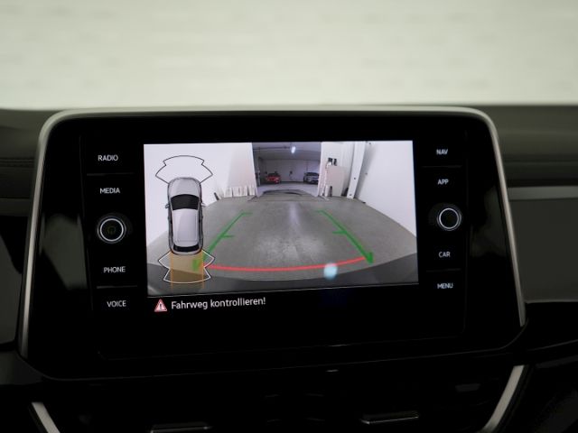 T-Roc R-LINE TDI DSG+AHK+MATRIX LED+NAVI+RÜCKFAH