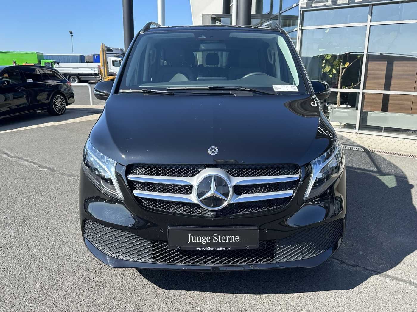 Fahrzeugabbildung Mercedes-Benz V 300 d AVA ED 4MATIC AHK2,5to Standheiz 360Kam