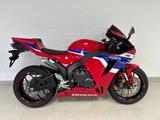 Honda CBR 600 RR +1.HAND+Garantie+WENIG KM+ - MOTORRAD 600