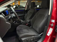 VW Golf VIII|SHZ|LHZ|LED|AHK|Massage|Kamera|Navi