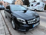 Mercedes-Benz GLA 220 d DCT -