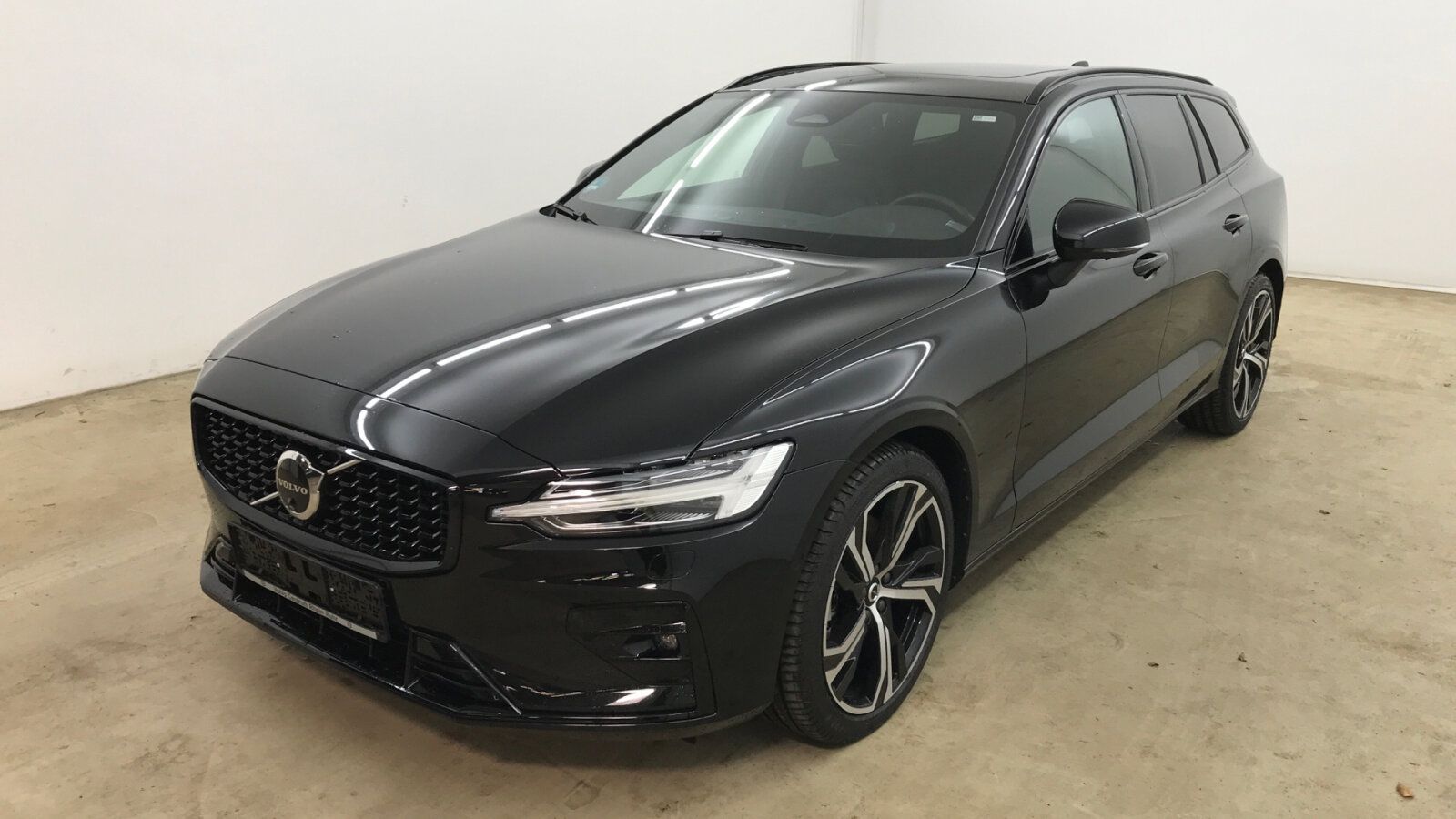 Volvo V60 B4 B DKG Plus Dark H/K ACC 360° Pano Voll-LE