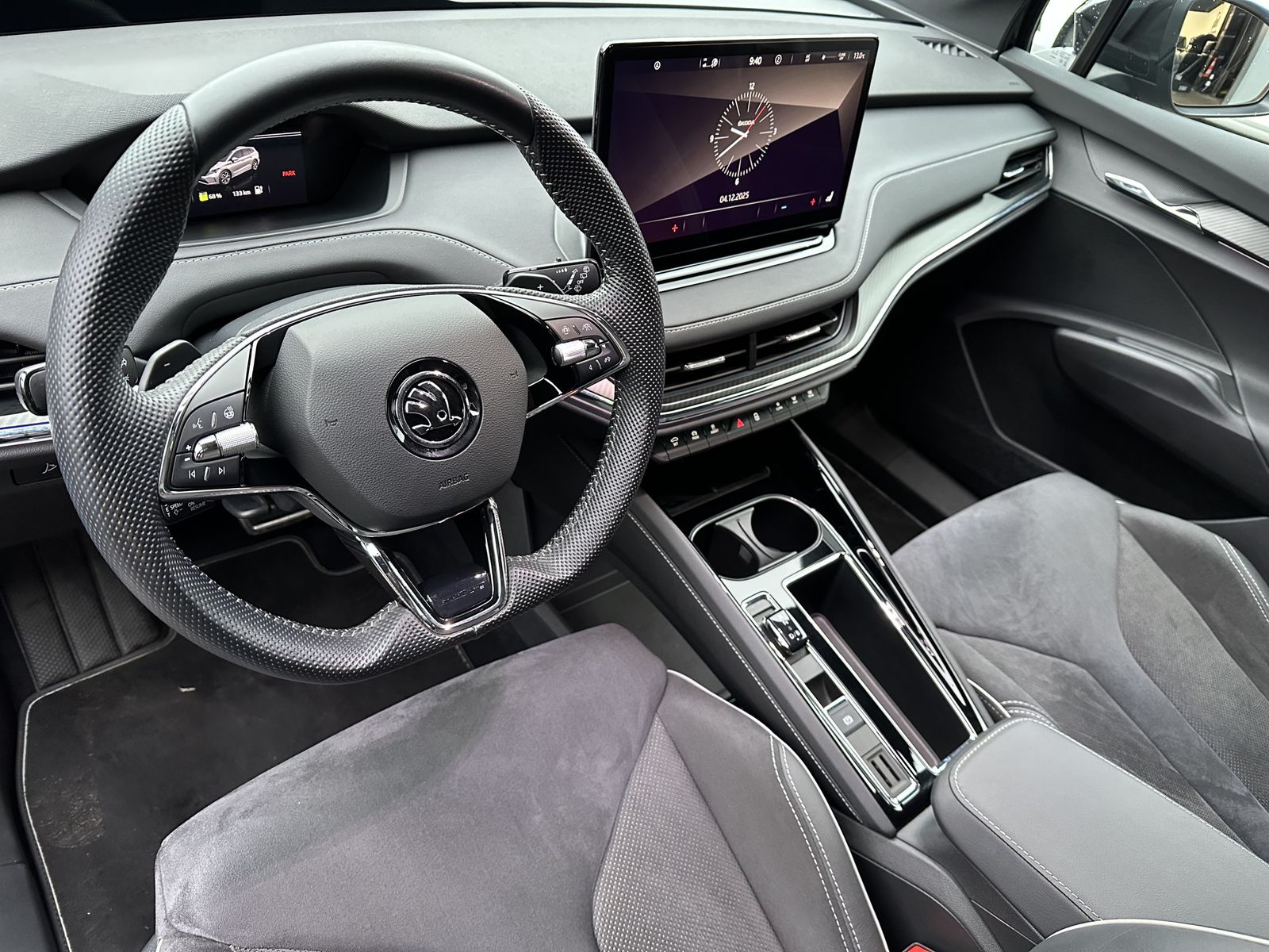 Fahrzeugabbildung SKODA Enyaq 60 iV Sportline NAV+LED+VCOCK+20ZO+1HD+PP