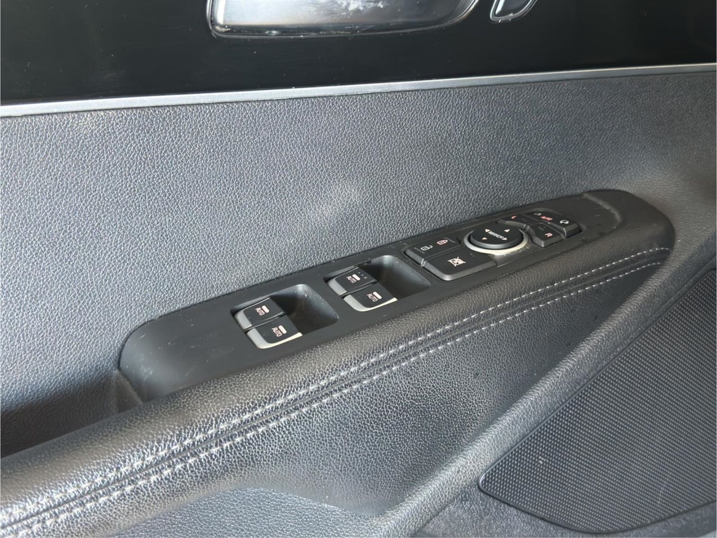 Fahrzeugabbildung Kia Sorento Platinum Edition 4WD HUD PANO 360 Kamera