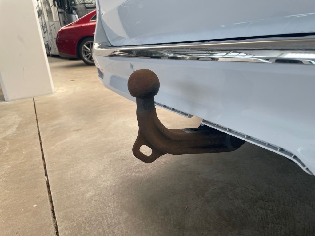 Fahrzeugabbildung Mercedes-Benz V 250 ED/L AMG 7 Sitze DISTRONIC Standhg 2,5tAHK