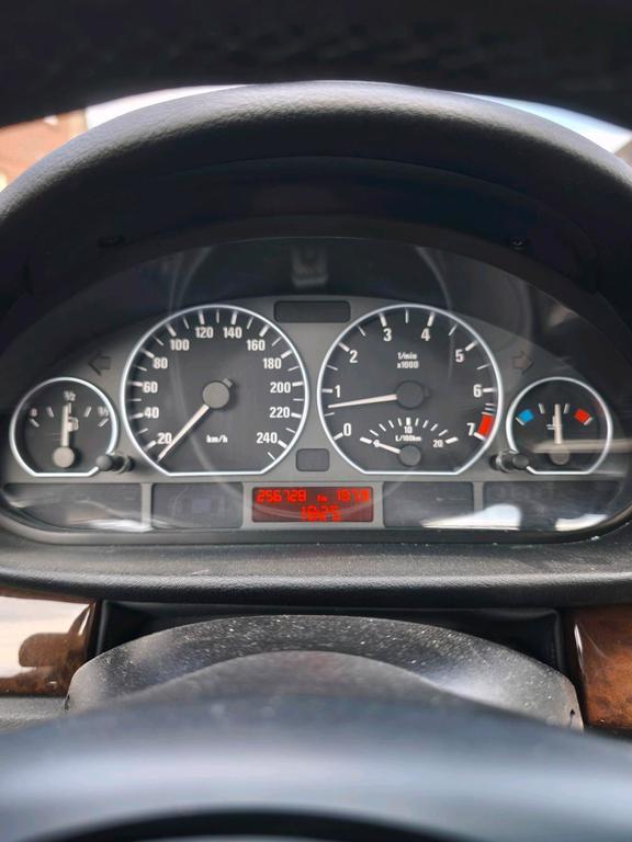 BMW 325